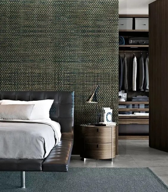 What are the benefits of natural wallpaper?